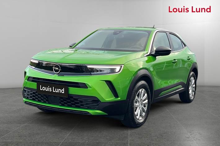 Grøn Opel Mokka-e fra 2023 set udefra
