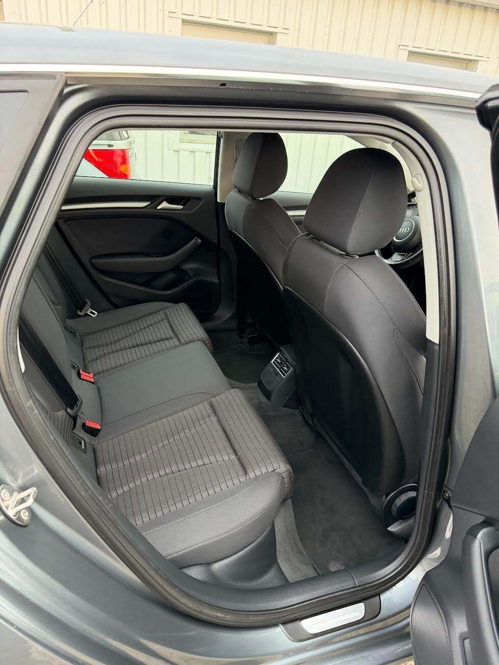 Grå Audi A3 fra 2015