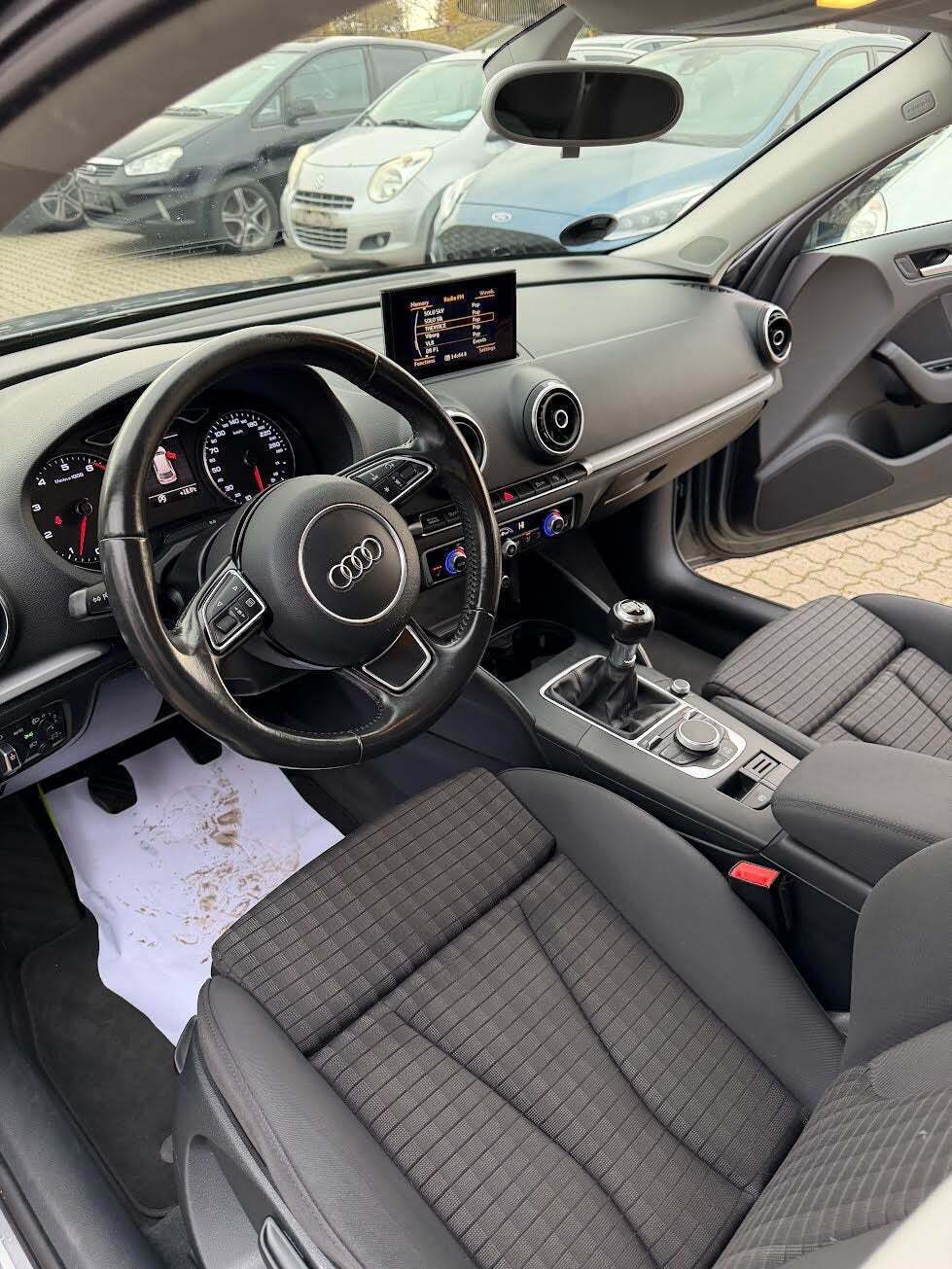 Grå Audi A3 fra 2015