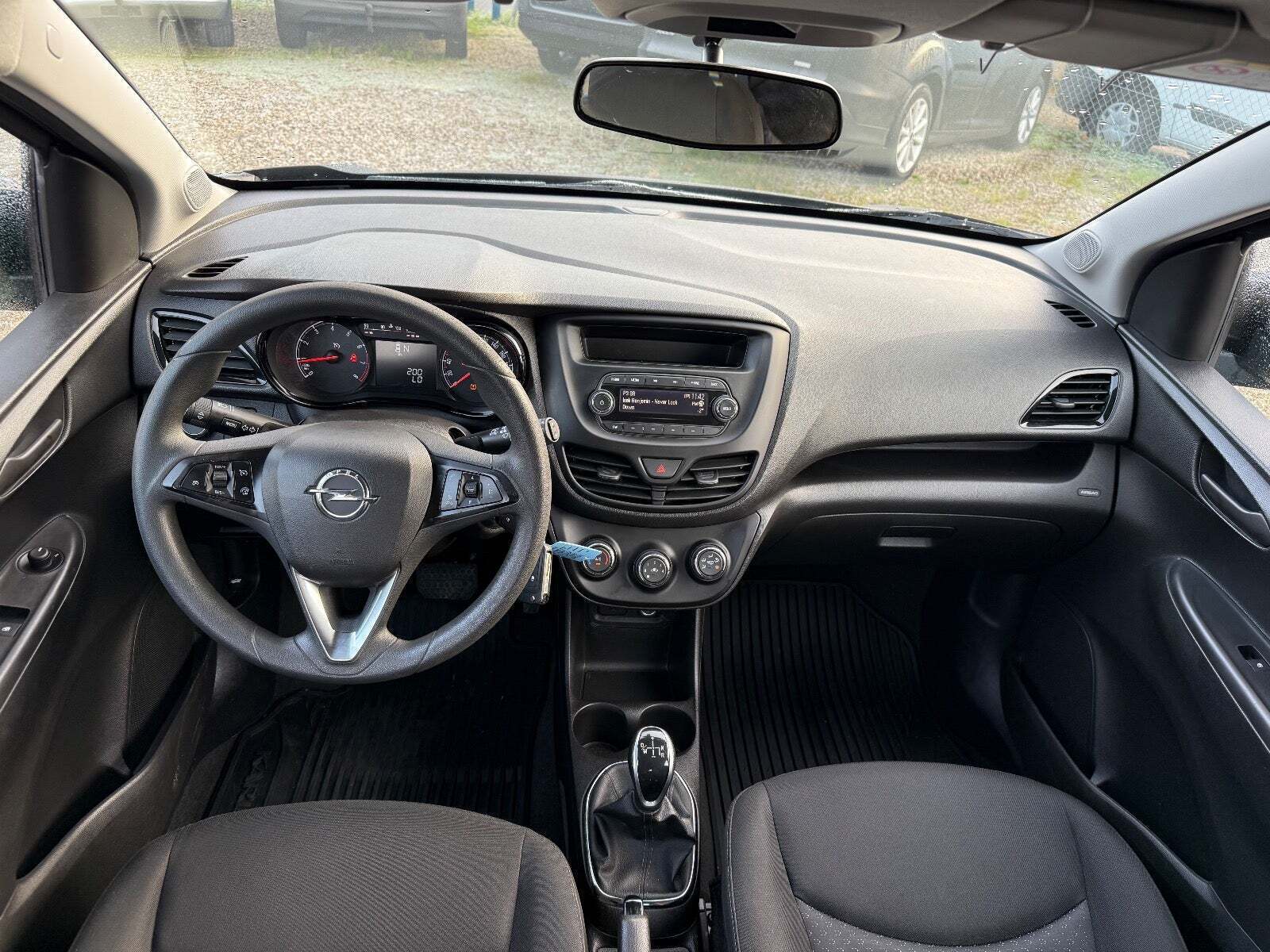 Sort Opel Karl fra 2016