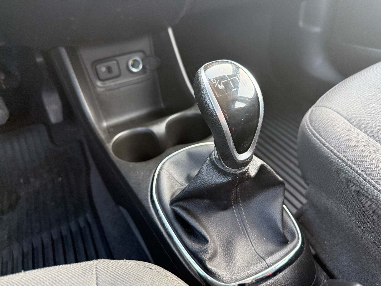 Sort Opel Karl fra 2016