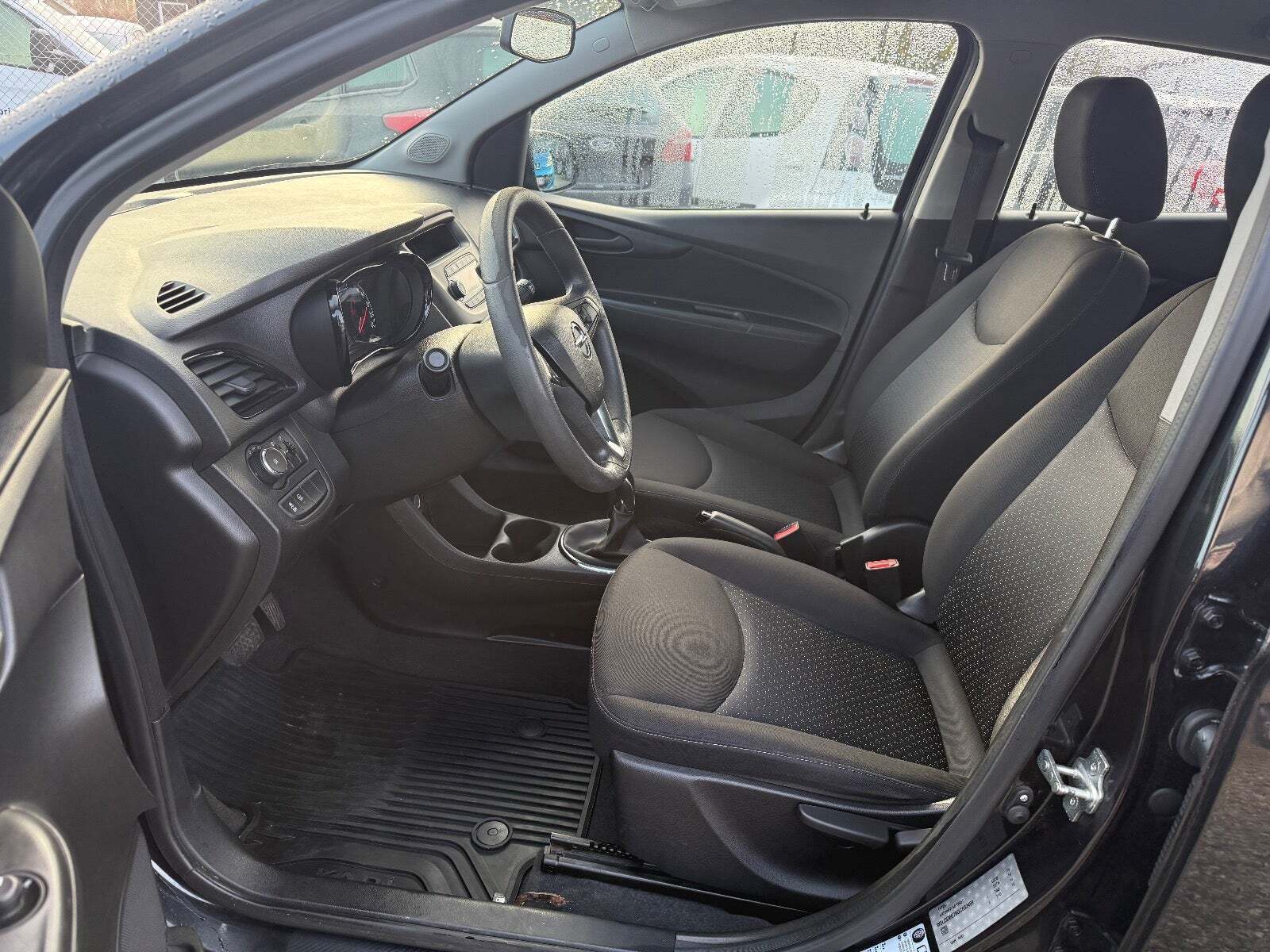 Sort Opel Karl fra 2016