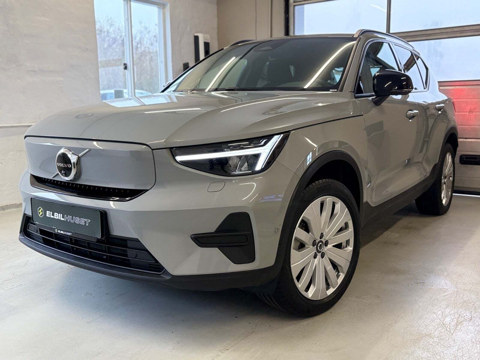 Volvo EX40 Extended Range Core