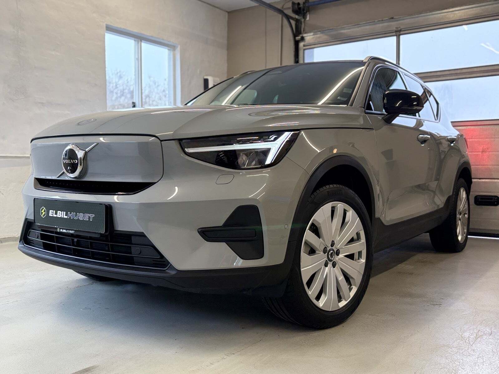 Volvo EX40 Extended Range Core