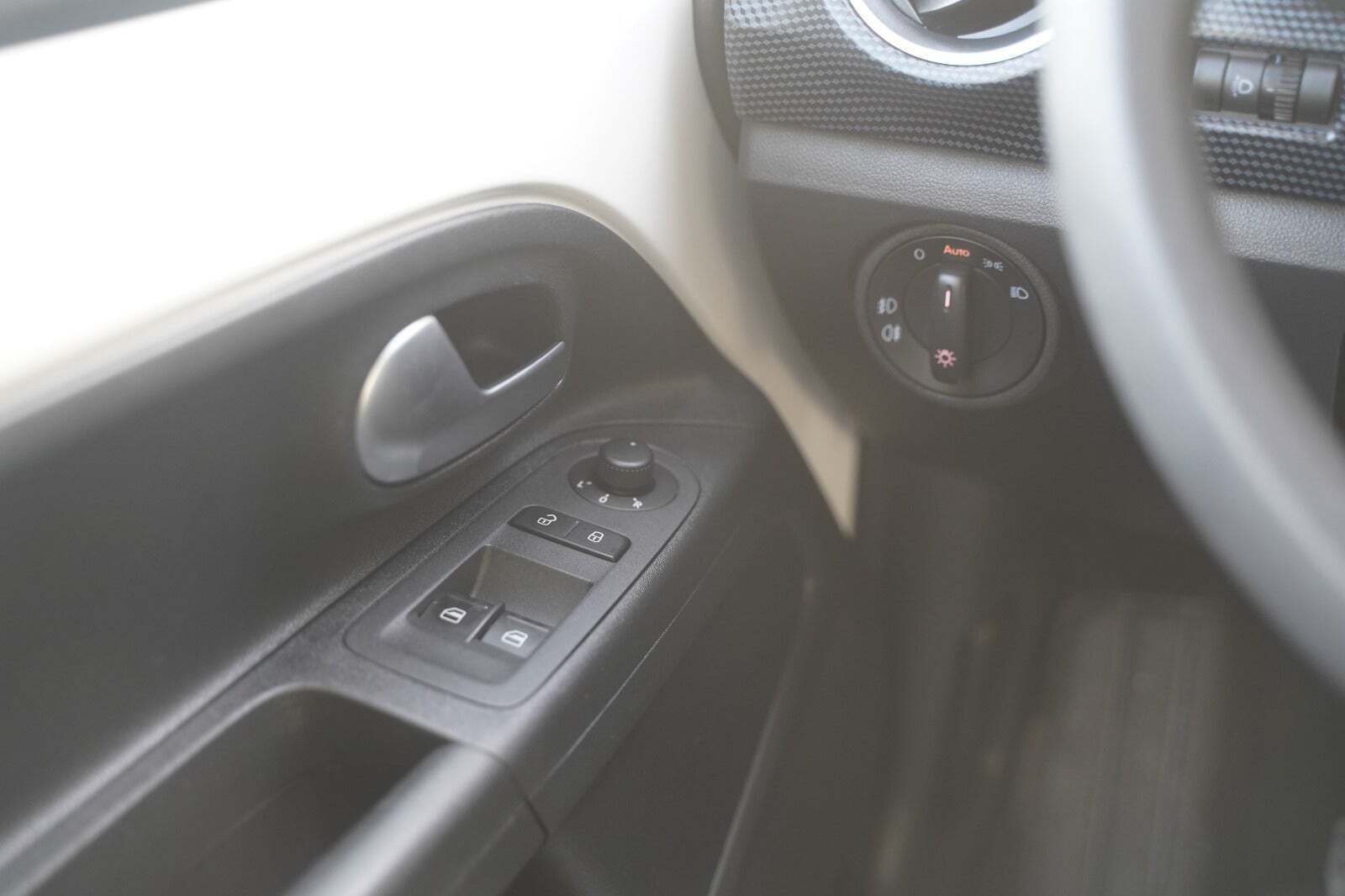 Hvid VW UP! fra 2018