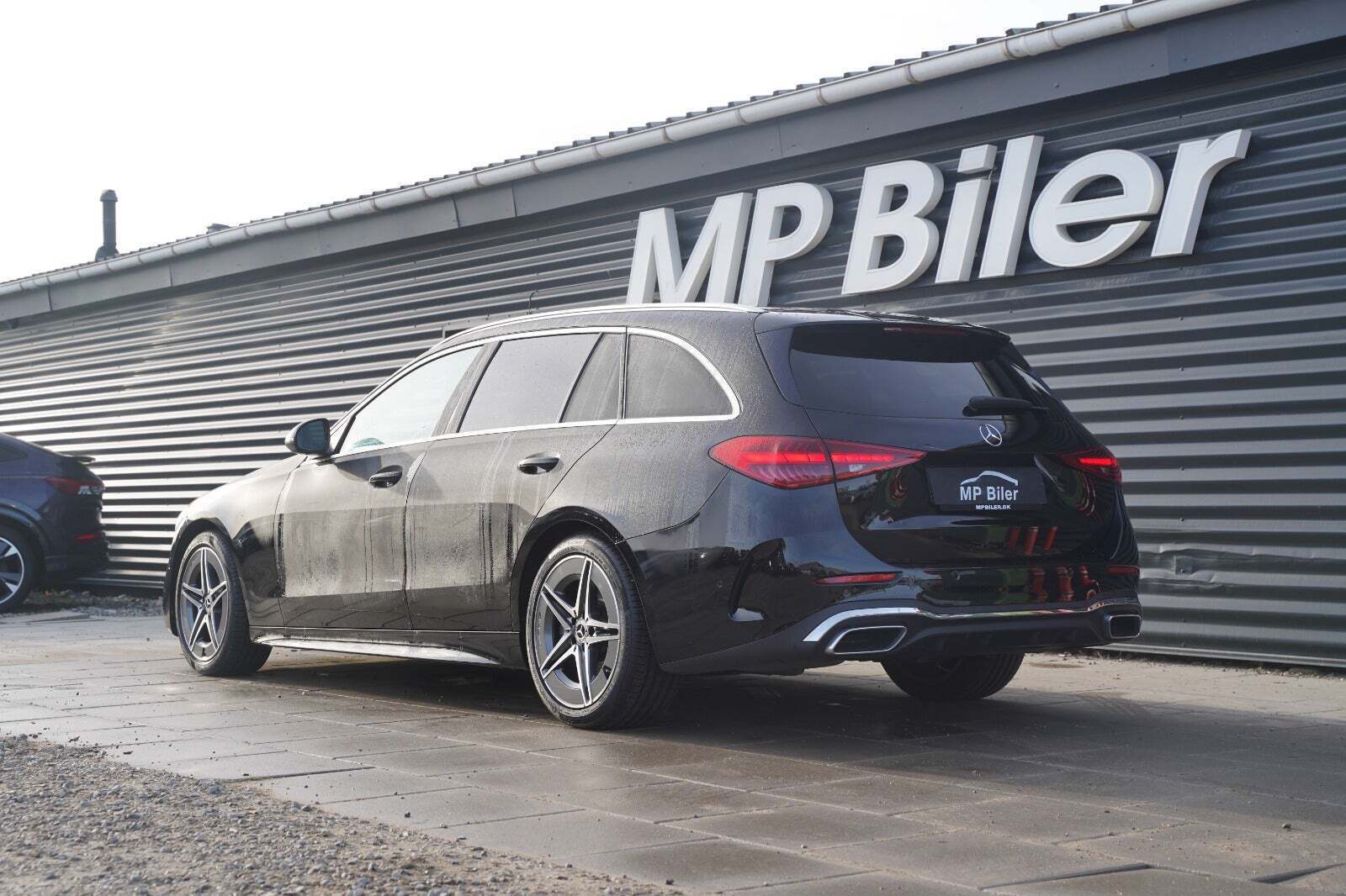 Sort Mercedes C220 d fra 2023