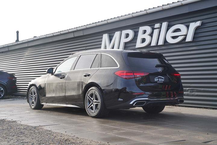 Sort Mercedes C220 d fra 2023