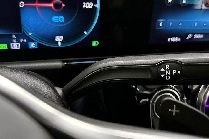 Hvid Mercedes EQA250 fra 2023