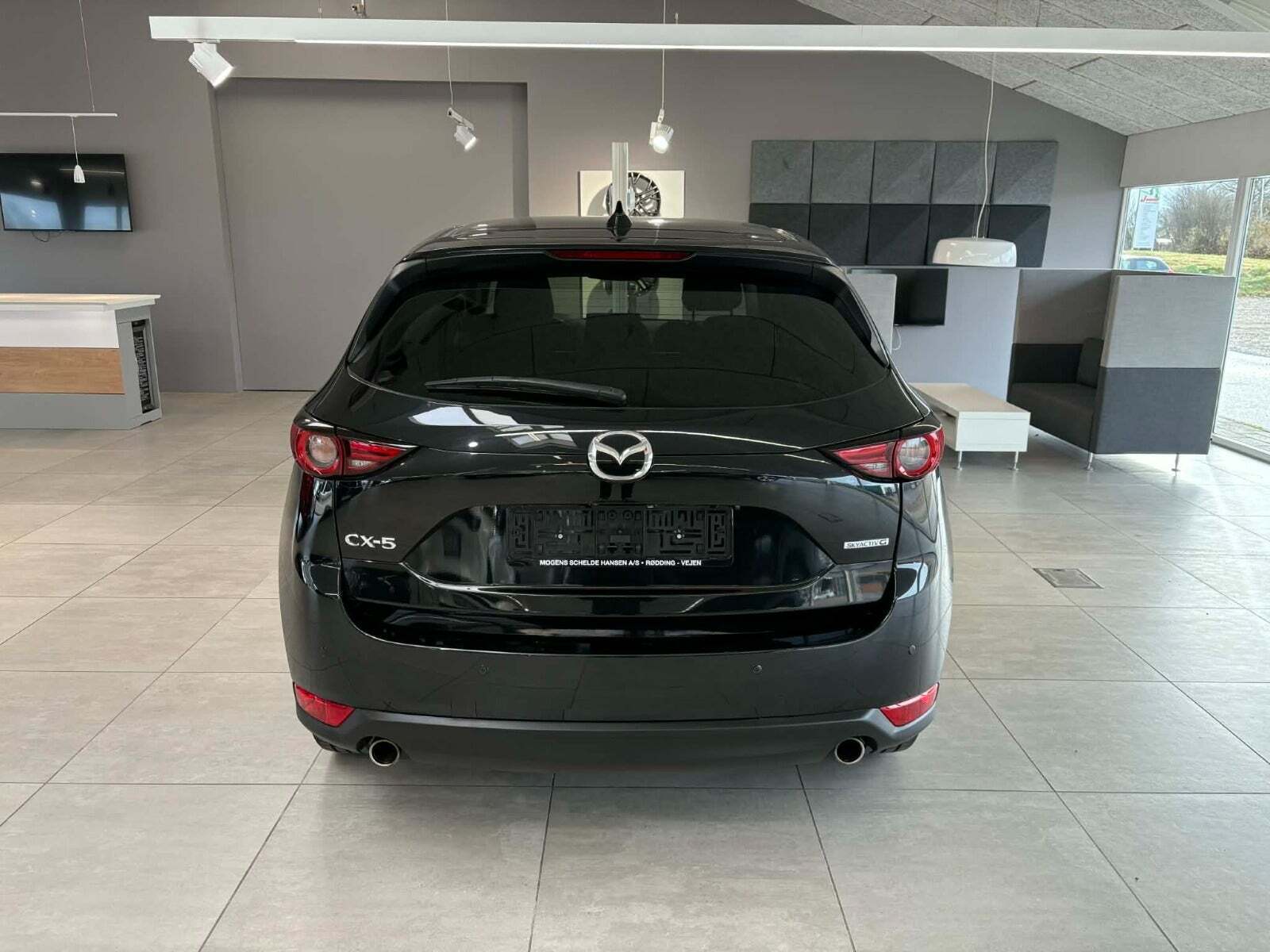 Sort Mazda CX-5 fra 2021 set udefra