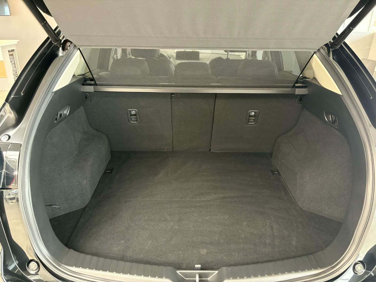 Sort Mazda CX-5 fra 2021 set udefra