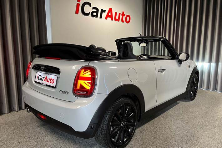 Sølv Mini Cooper fra 2019