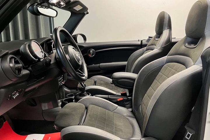 Sølv Mini Cooper fra 2019