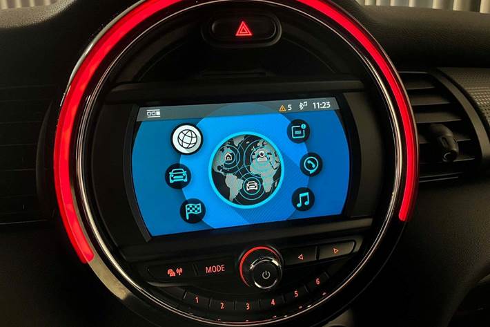 Sølv Mini Cooper fra 2019