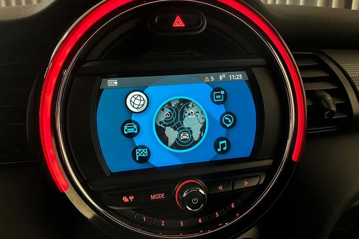 Sølv Mini Cooper fra 2019