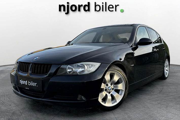 undefined BMW 318i fra 2007 set udefra