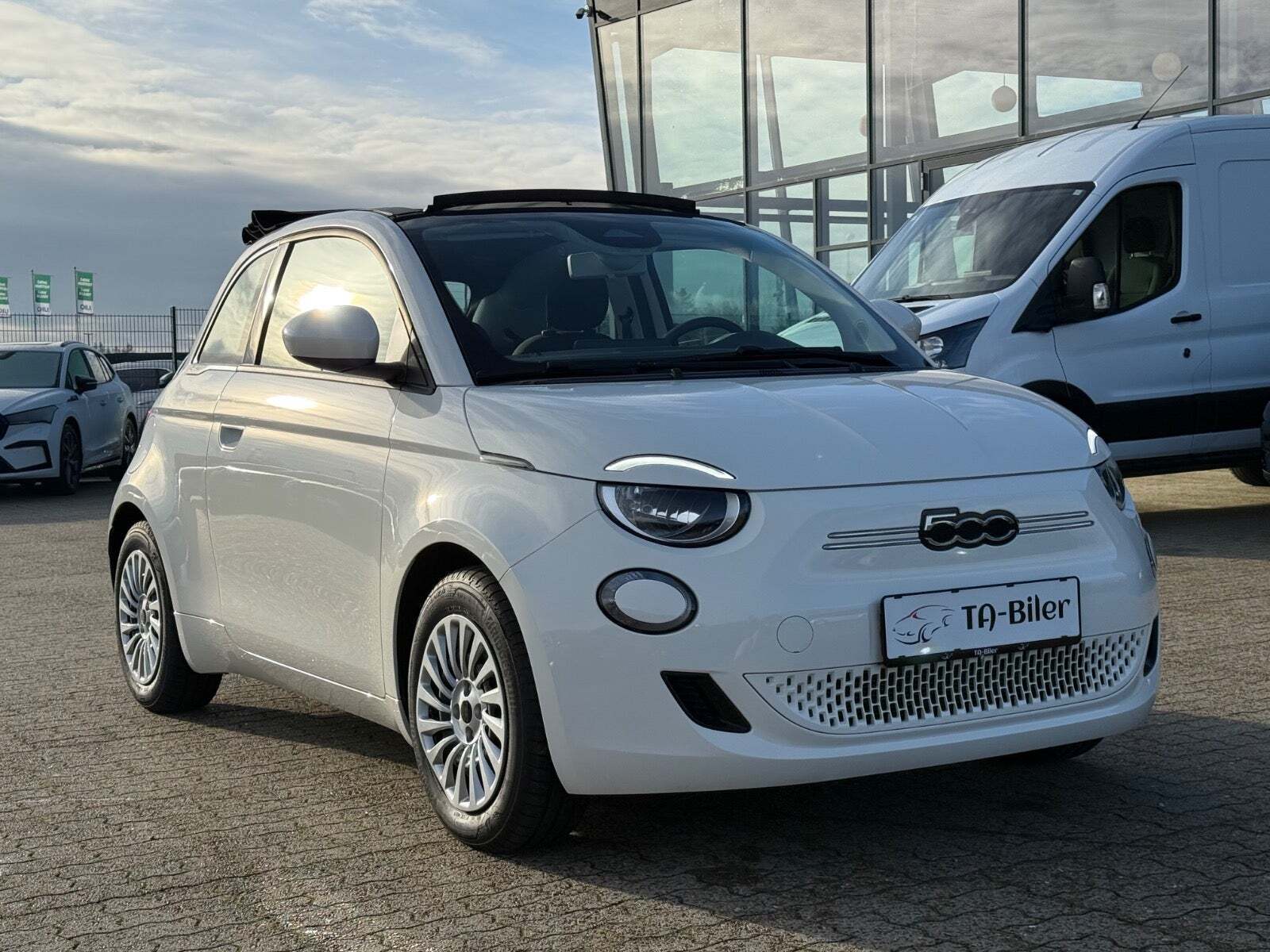 Fiat 500e 42 Icon Cabrio