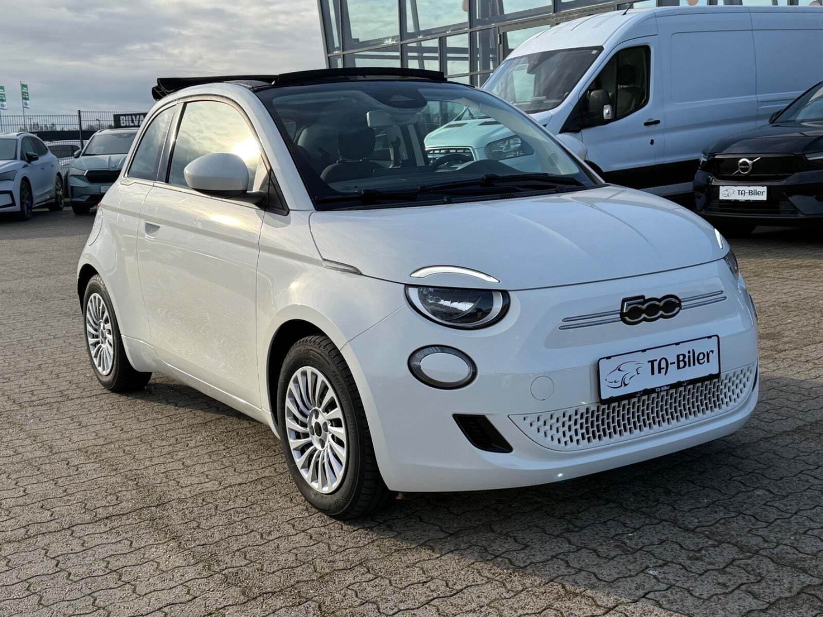 Fiat 500e 42 Icon Cabrio