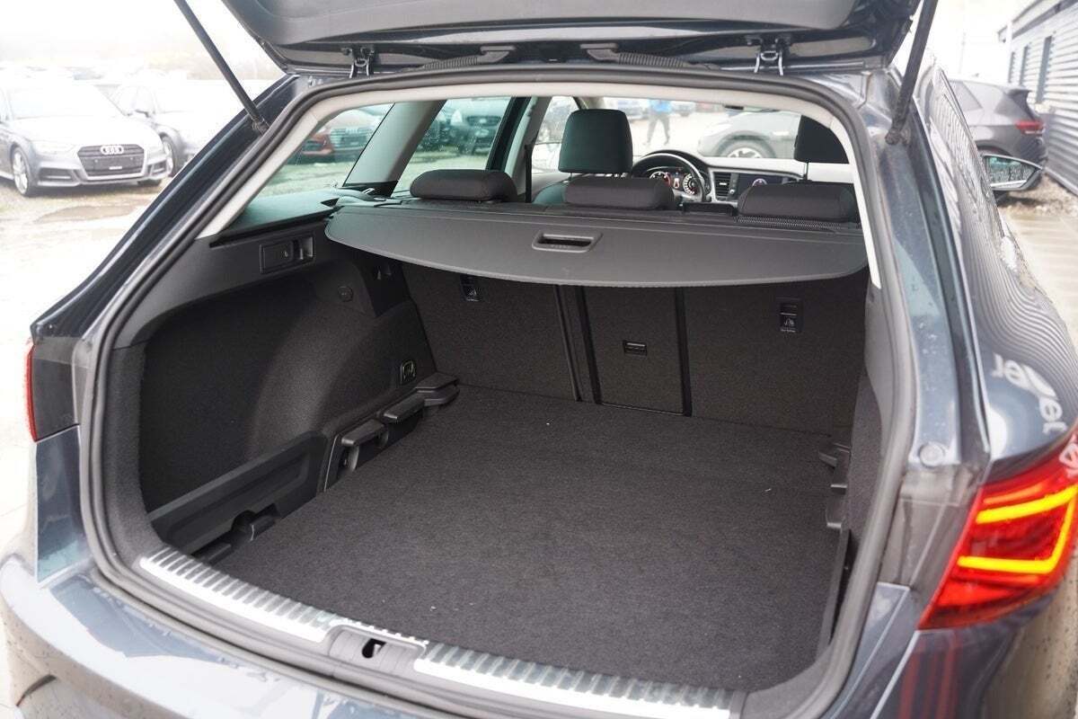 Sort Seat Leon fra 2020