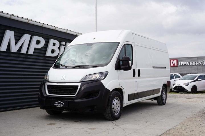 Hvid Peugeot Boxer 335 fra 2019