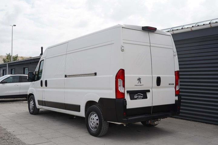 Hvid Peugeot Boxer 335 fra 2019