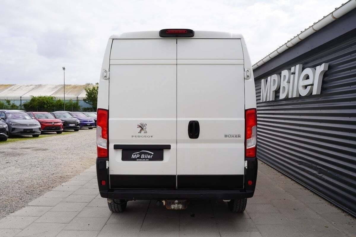 Hvid Peugeot Boxer 335 fra 2019