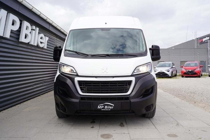 Hvid Peugeot Boxer 335 fra 2019