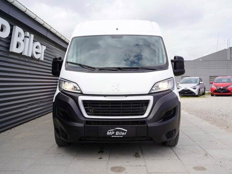 Peugeot Boxer 335 2,2 BlueHDi 165 L3H2 Premium