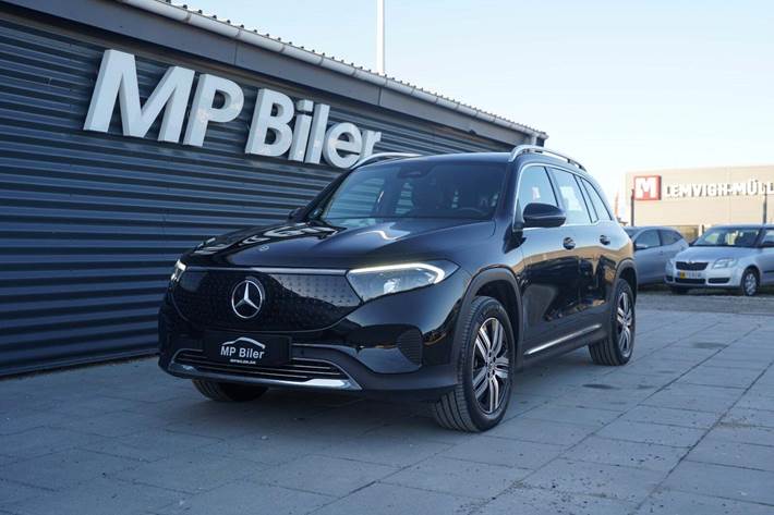 Sort Mercedes EQB250+ fra 2024 set udefra
