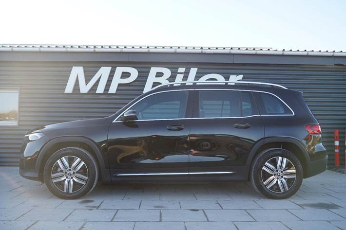 Sort Mercedes EQB250+ fra 2024