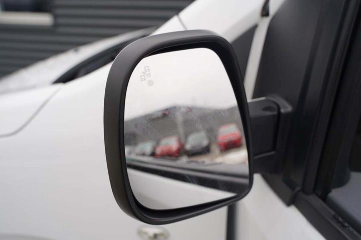 Hvid Peugeot Expert fra 2021