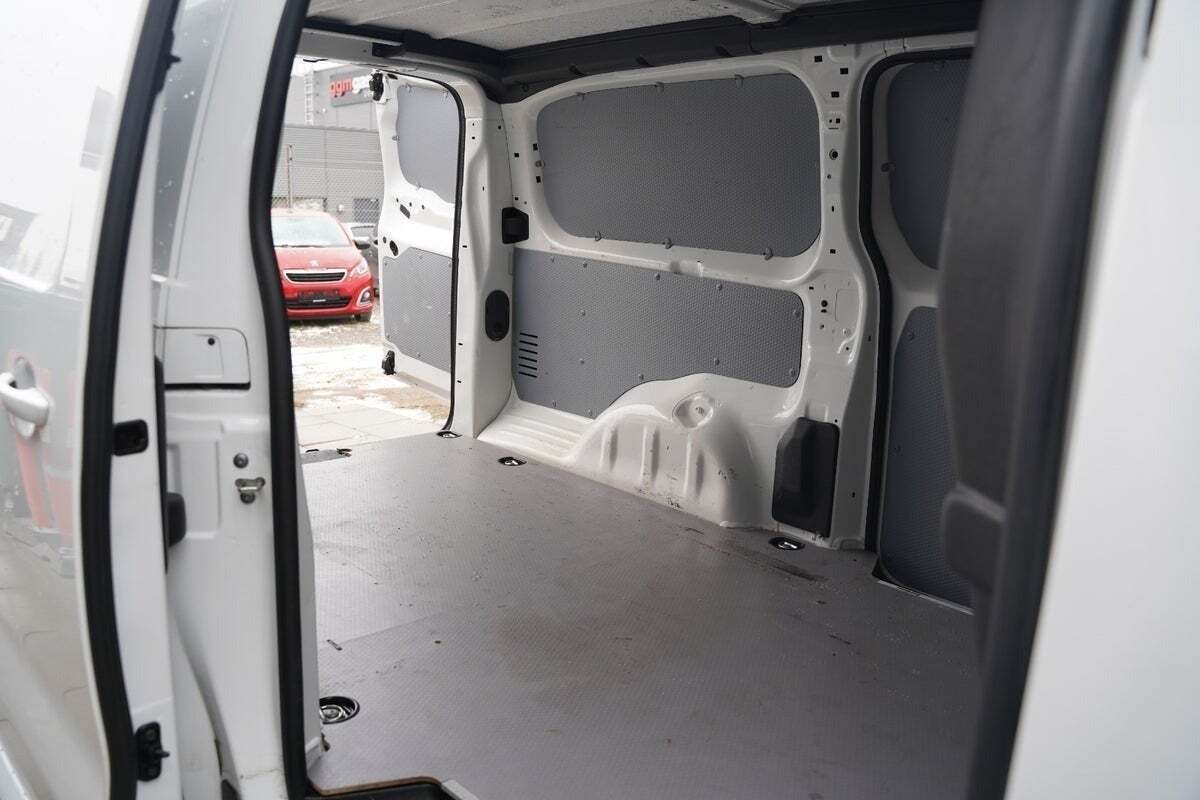 Hvid Peugeot Expert fra 2021