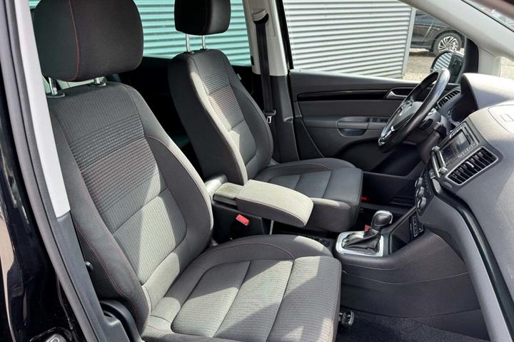 undefined VW Sharan fra 2017 set indefra