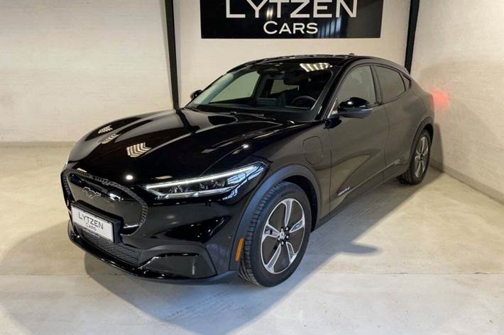 Sort Ford Mustang Mach-E fra 2024 set udefra