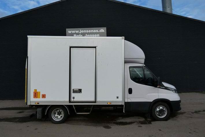 Hvid Iveco Daily fra 2021