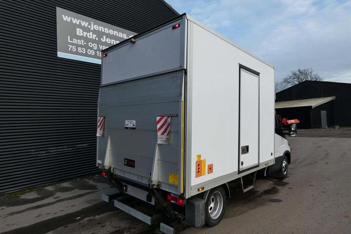 Hvid Iveco Daily fra 2021