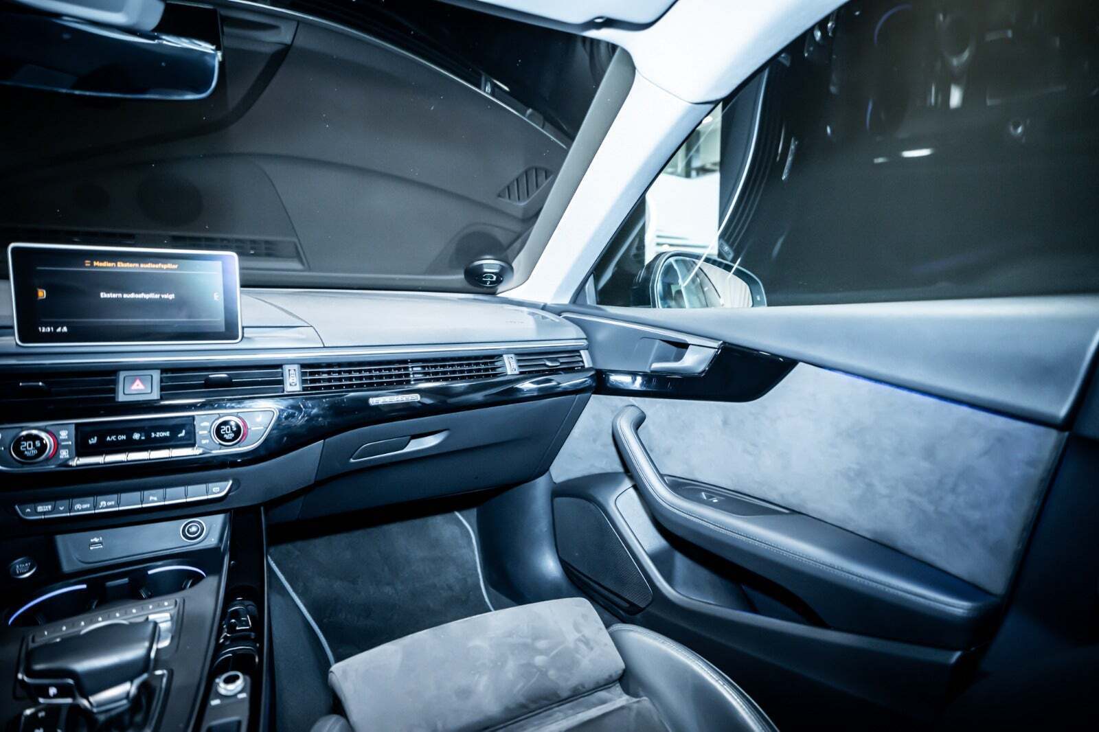 Grå Audi A5 fra 2019