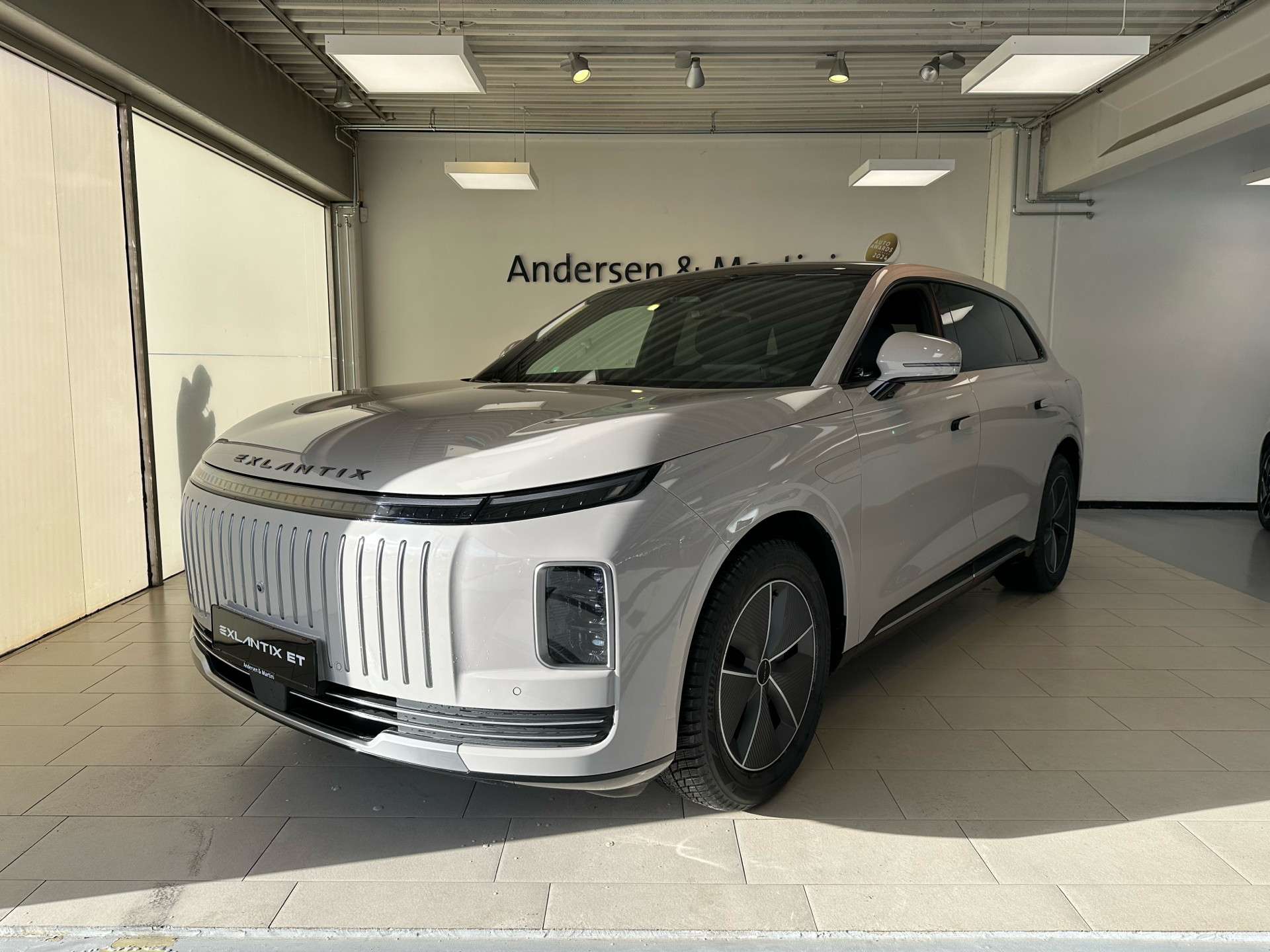 Grå Exlantix ET fra 2025 set udefra