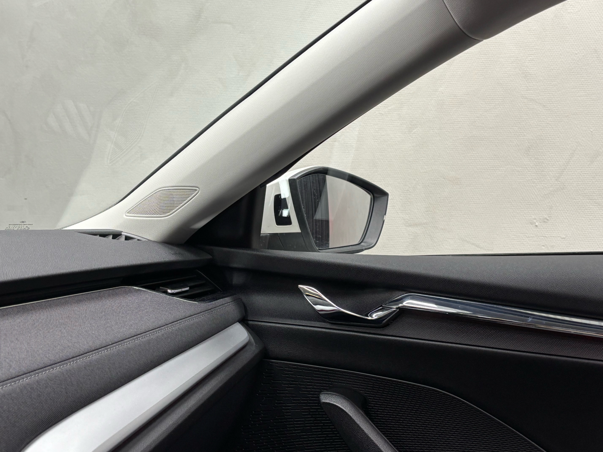 Hvid Skoda Octavia fra 2020