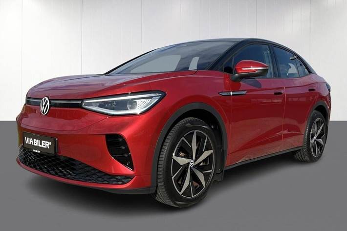 Rød VW ID.5 fra 2022 set udefra