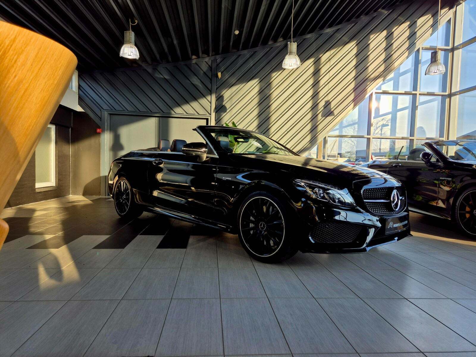 Sort Mercedes C43 fra 2018