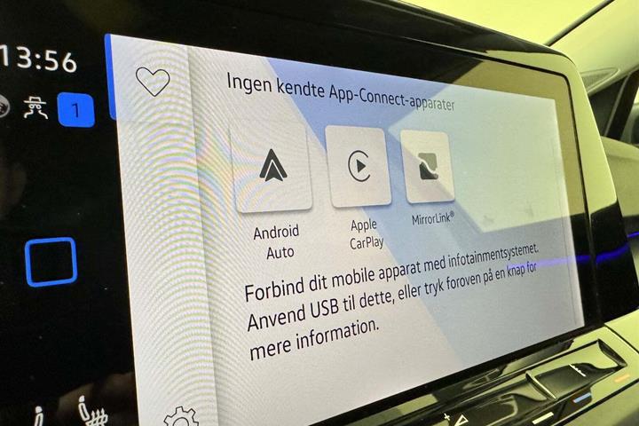 Grå VW Golf VIII fra 2021
