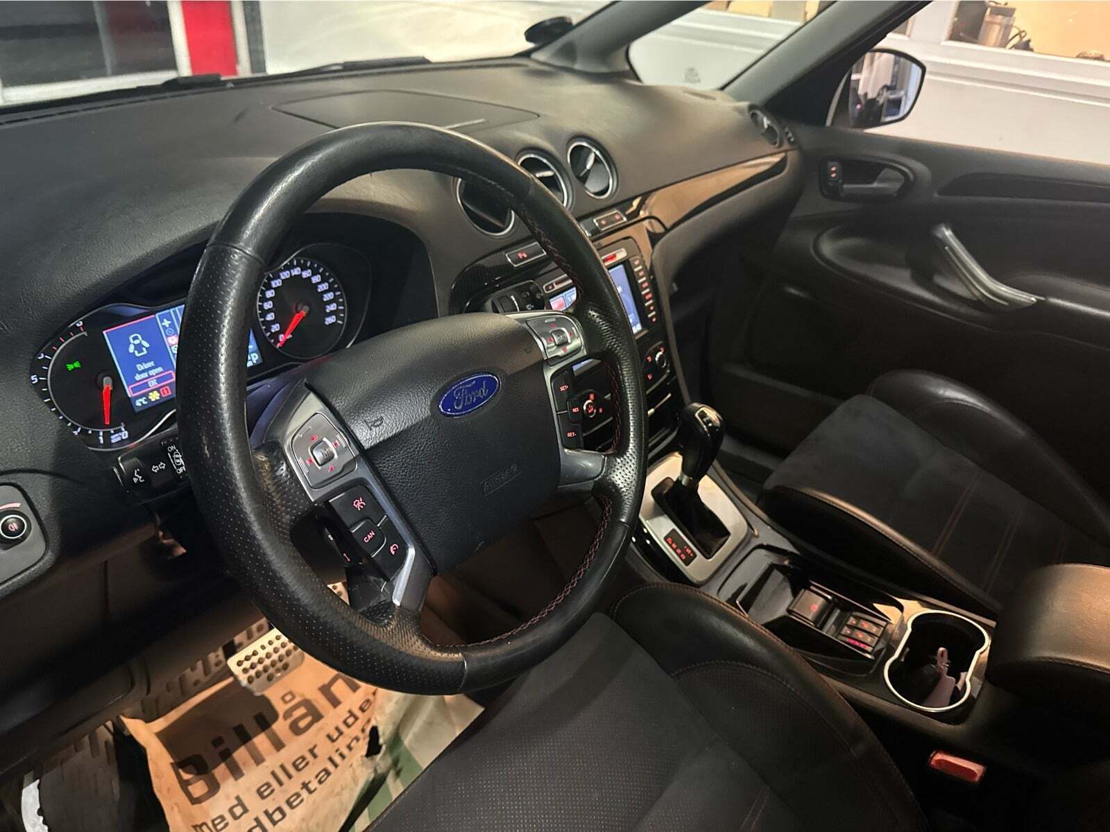 Sølv Ford S-MAX fra 2012