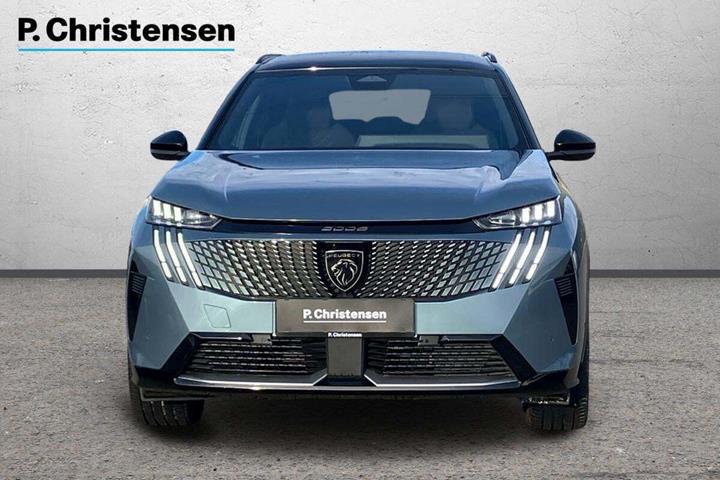 Blå Peugeot e-5008 fra 2024