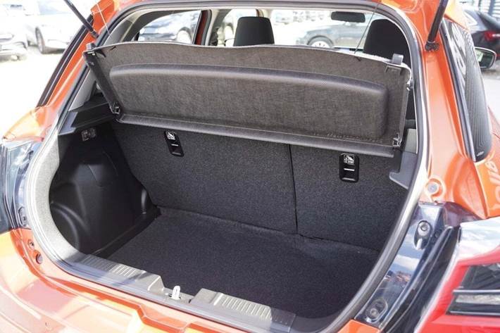 Orange Suzuki Swift fra 2024