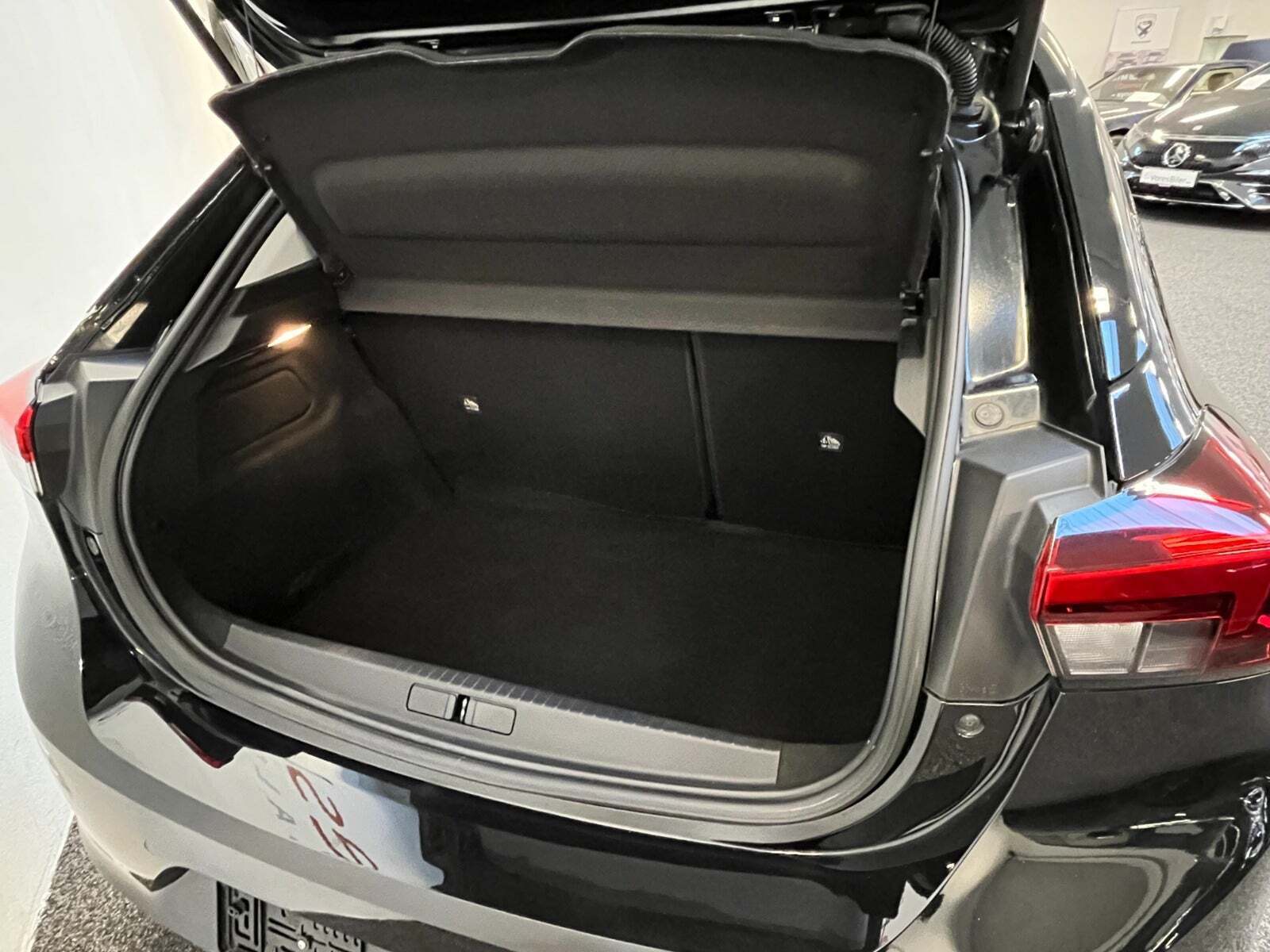 Sort Opel Corsa fra 2020