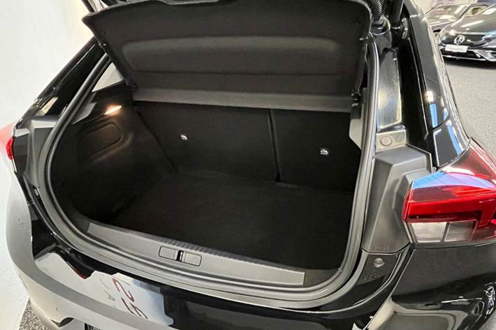 Sort Opel Corsa fra 2020