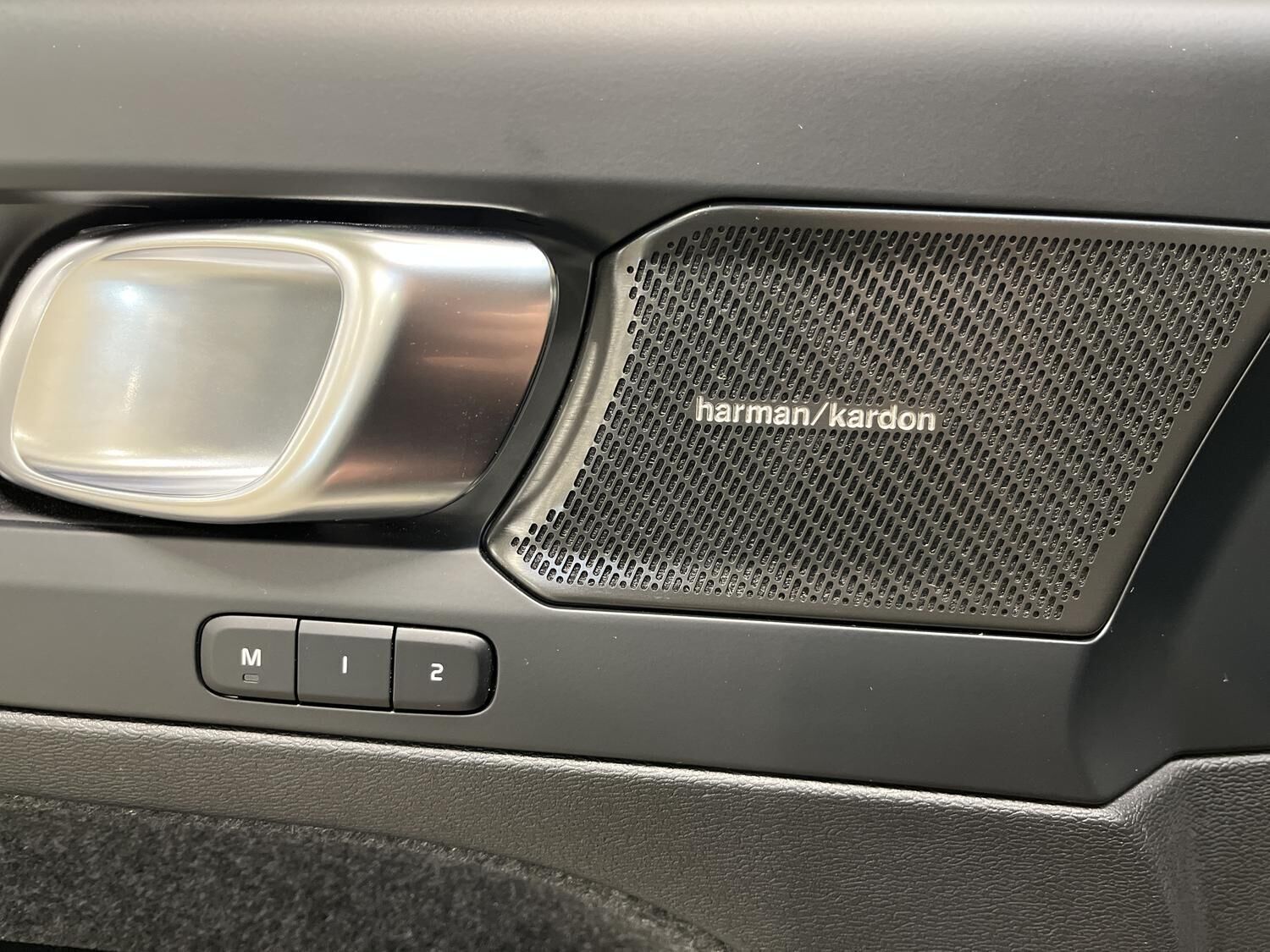 Grøn Volvo EX40 fra 2026