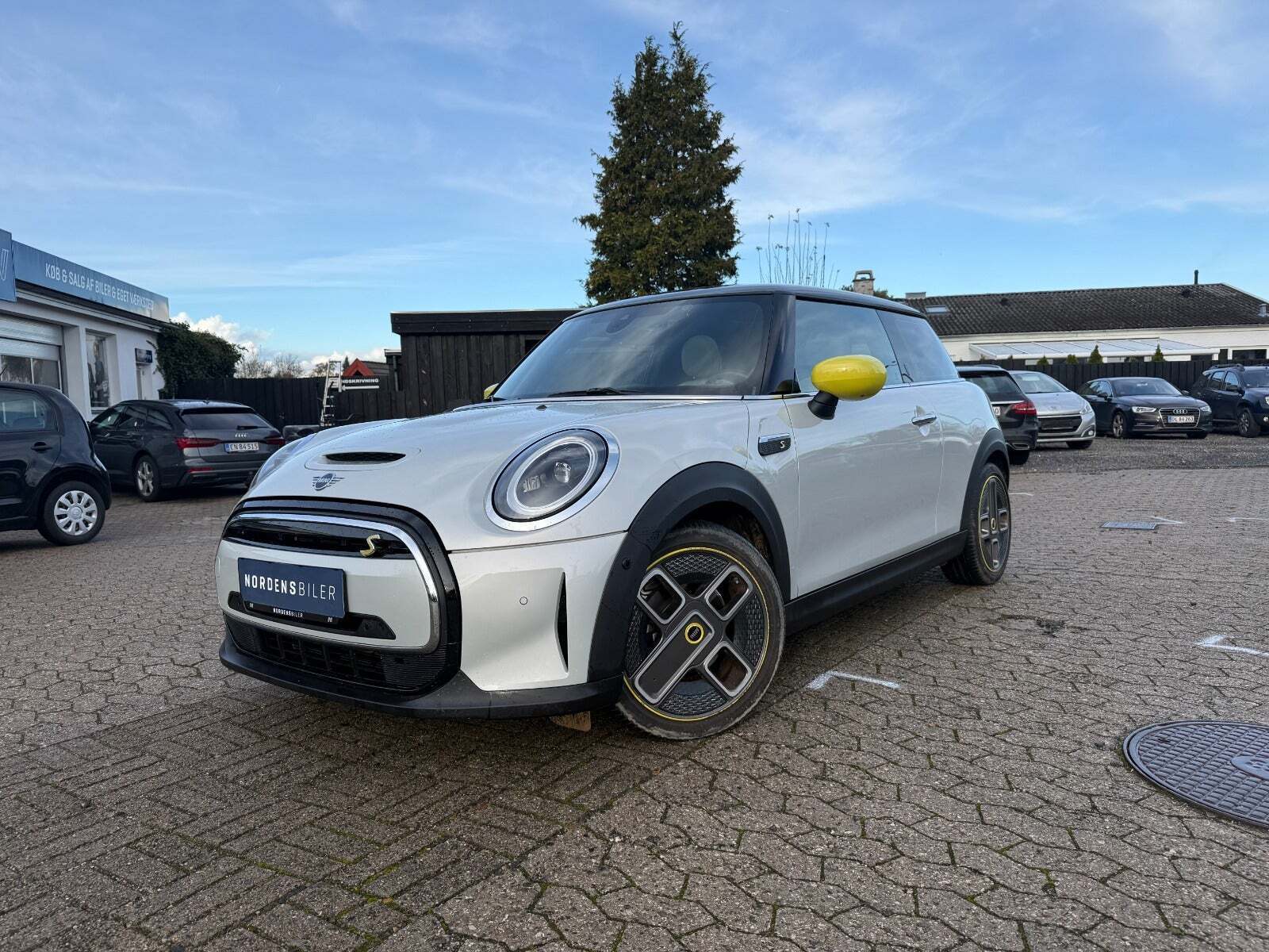 Mini Cooper SE Yours Trim