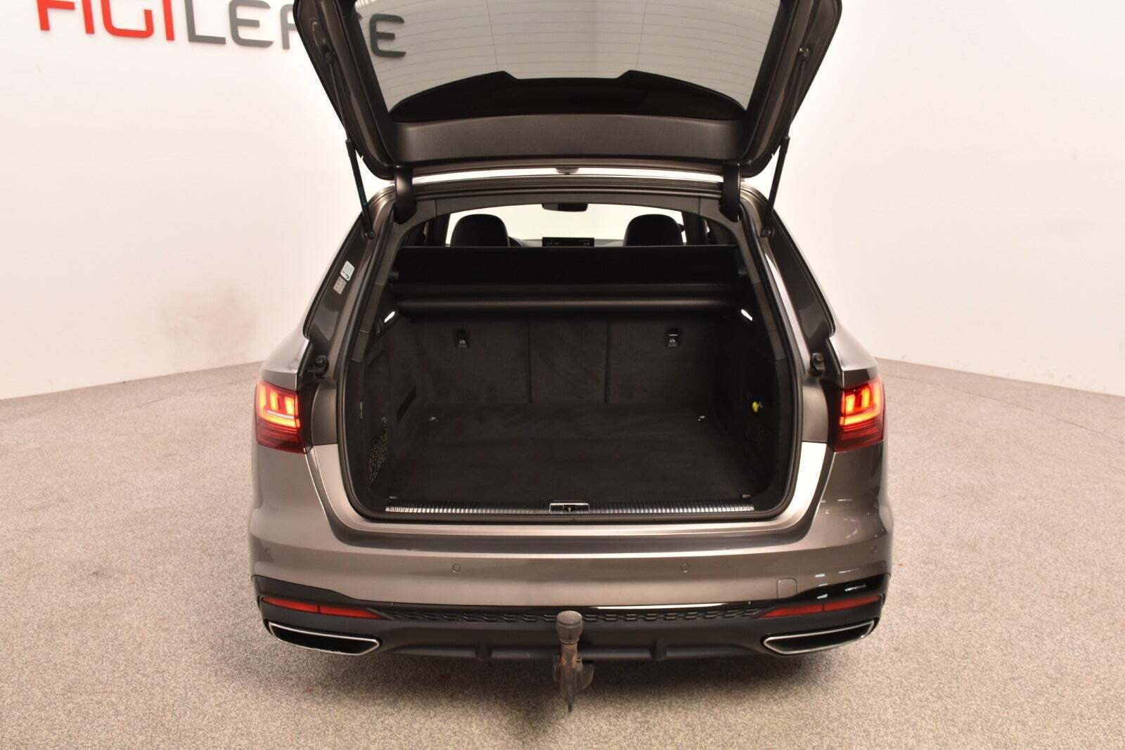 Grå Audi A4 fra 2019