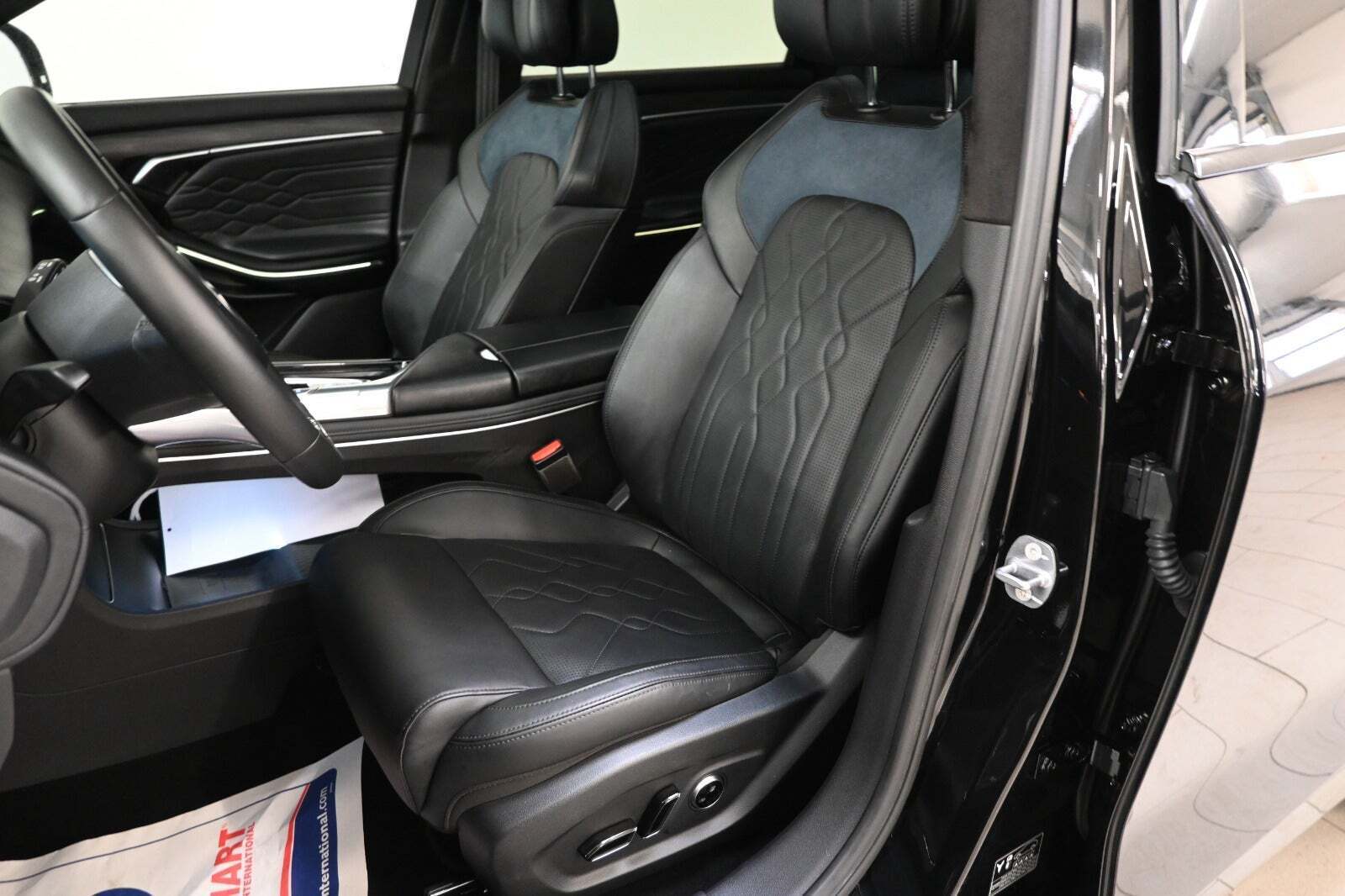 Sort Voyah Free fra 2024